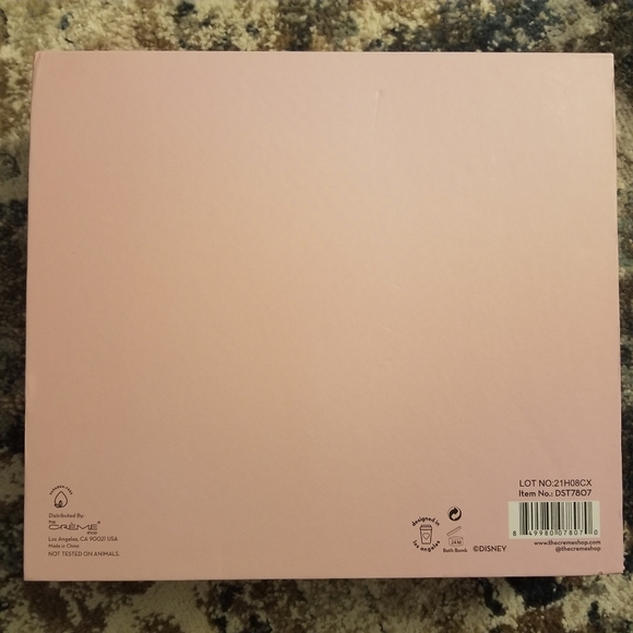 The CREME Shop Disney Minnie Mouse & Mickey Mouse Pamper Spa Kit Gift Set Bundle - Picture 2 of 13